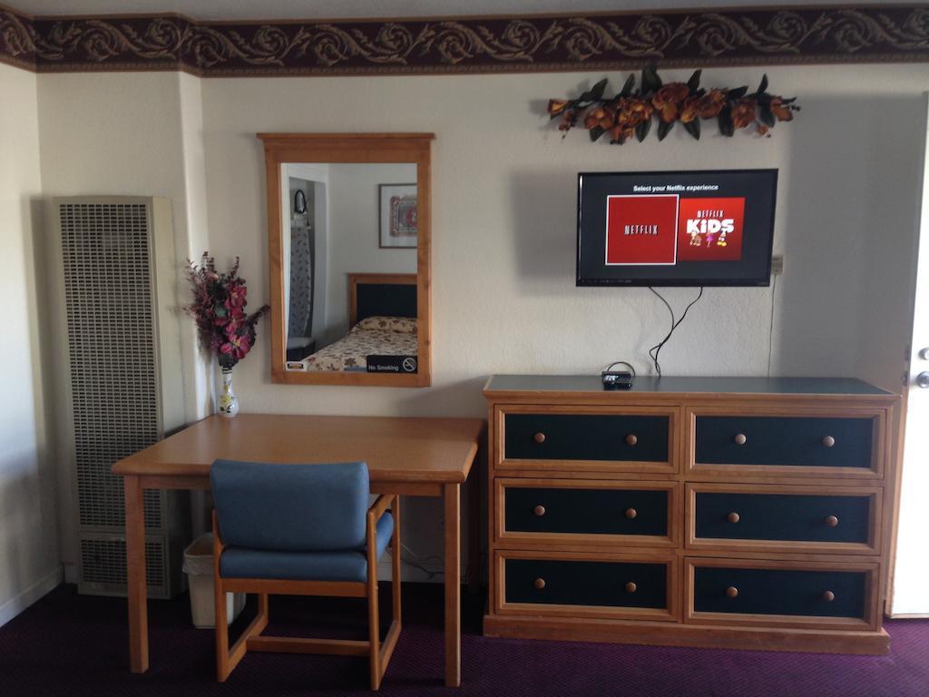 Travelers Inn And Suites South Lake Tahoe Room photo