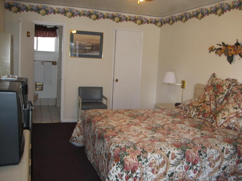 Travelers Inn And Suites South Lake Tahoe Room photo